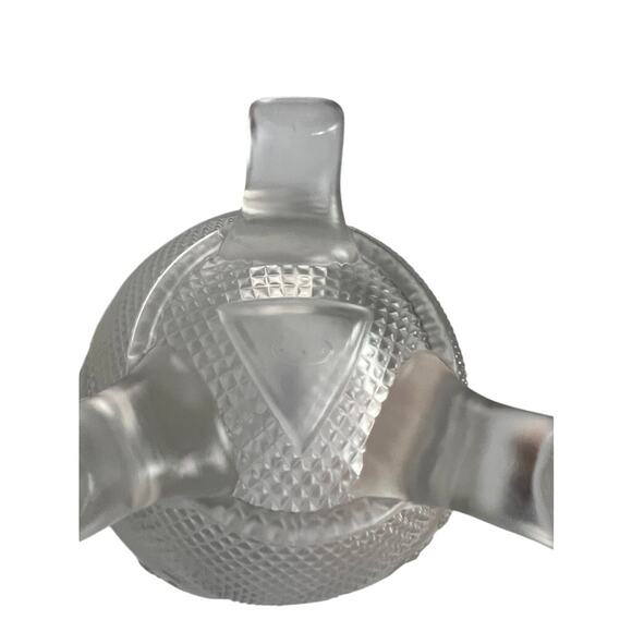 Vintage Fenton Frosted Satin Glass Footed Rose Bowl Grape Leaves Pattern - Picture 4 of 4